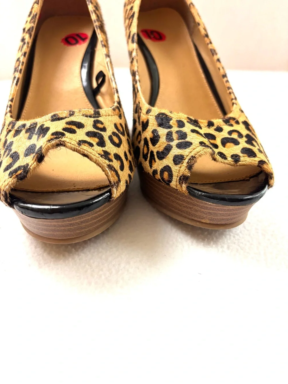 Express Leopard Animal “70’s” Print Hair Calf Peep Toe Wedge Heels (10)